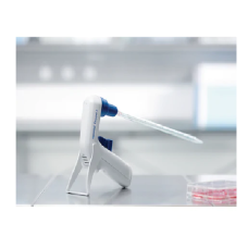 Eppendorf Easypet Pipetting